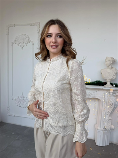İnci Detaylı Krem Gipür Dantel Bluz - Standart Beden