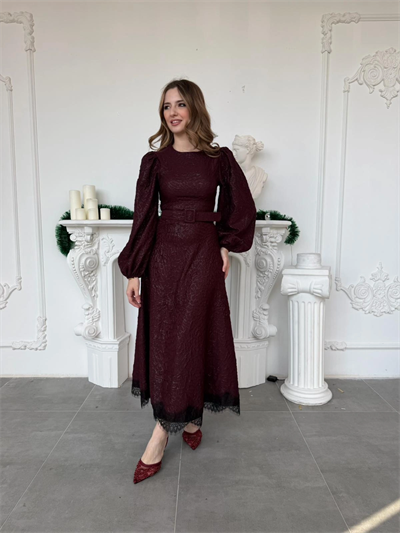 Işıltılı Özel Kumaş Kemerli Etek Ucu Dantelli Mürdüm Elbise