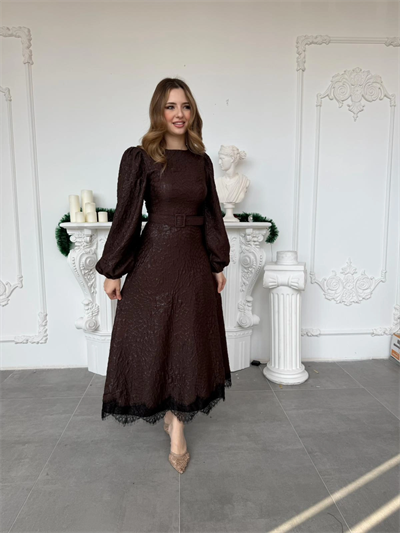 Işıltılı Özel Kumaş Kemerli Etek Ucu Dantelli Kahve Elbise