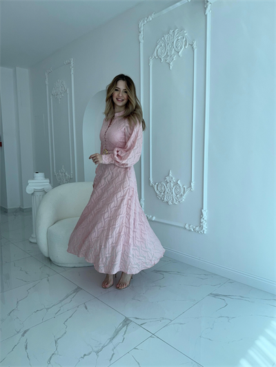 Jakarlı Kemer Detaylı Tam Boy Pembe Elbise