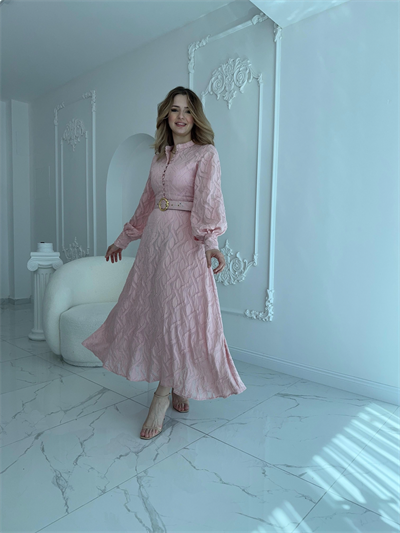 Jakarlı Kemer Detaylı Tam Boy Pembe Elbise