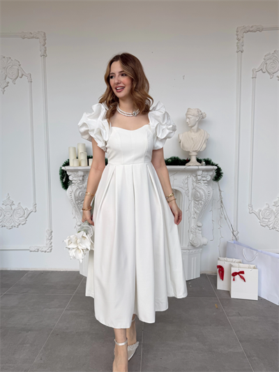 Kalp Yaka Pileli Etek Beyaz Prenses Kesim Abiye Elbise