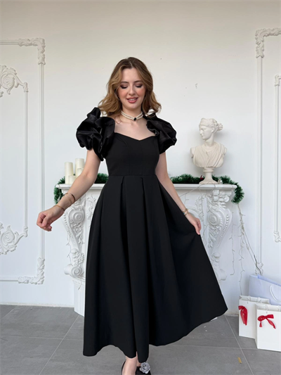 Kalp Yaka Pileli Etek Siyah Prenses Kesim Abiye Elbise