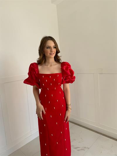 Kare Yaka Maxi Boy Taş Detaylı PERA Kırmızı Elbise