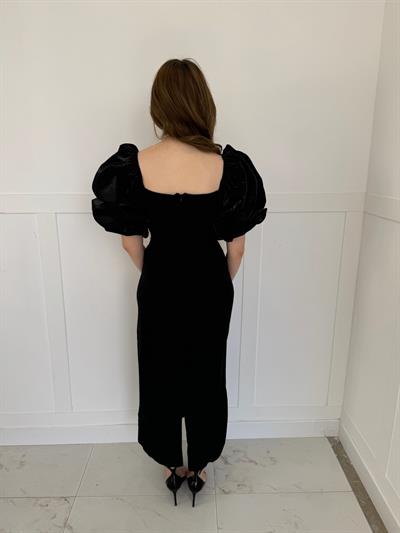 Kare Yaka Maxi Boy Taş Detaylı PERA Siyah Elbise