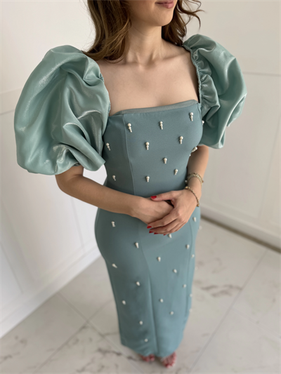 Kare Yaka Maxi Boy Taş Detaylı PERA Yeşil Elbise