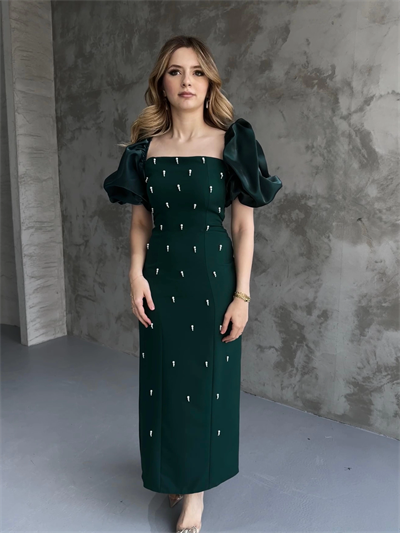 Kare Yaka Maxi Boy Taş Detaylı PERA Zümrüt Elbise