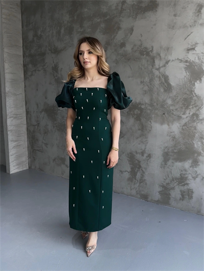 Kare Yaka Maxi Boy Taş Detaylı PERA Zümrüt Elbise