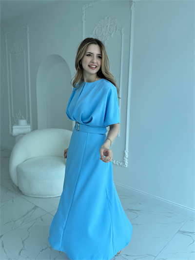 Kemer Detaylı Yırtmaçlı Pliseli Maxi Boy Mavi Elbise