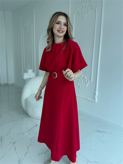 Kemer Detaylı Yırtmaçlı Pliseli Maxi Boy Kırmızı Elbise