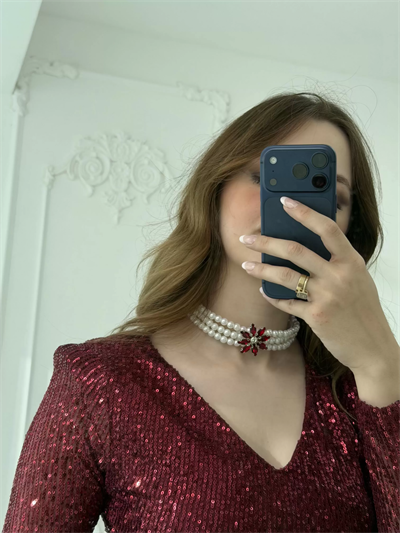Kırmızk Çiçek Taş Detaylı İnci Choker