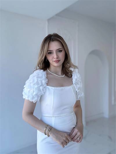 Kol Detaylı Beyaz Midi Boy Elbise