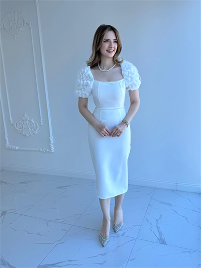 Kol Detaylı Beyaz Midi Boy Elbise