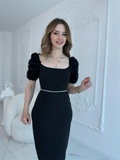 Kol Detaylı Siyah Midi Boy Elbise