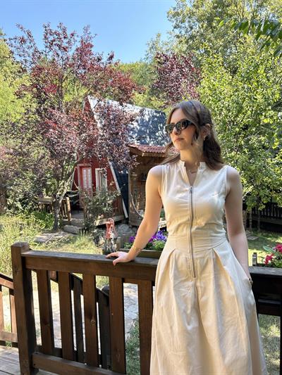 Krem Rengi Zincir Detaylı Elbise