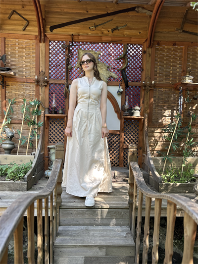 Krem Rengi Zincir Detaylı Elbise