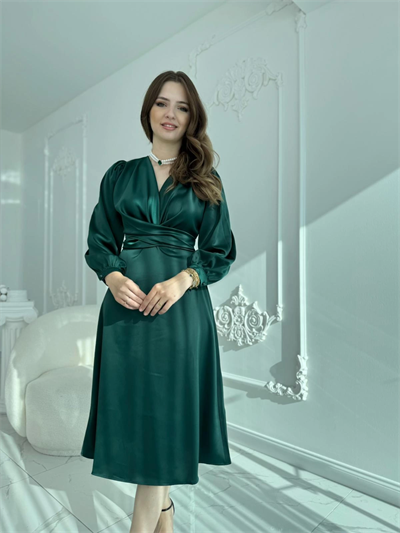 Kuşaklı, Dökümlü ve Şık Tensel Saten Zümrüt Elbise