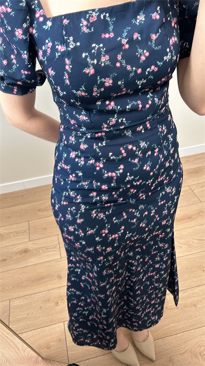 Lacivert Çiçek Desenli Krep Kumaş Elbise