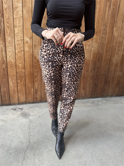Leoparlı Pensli Pantolon