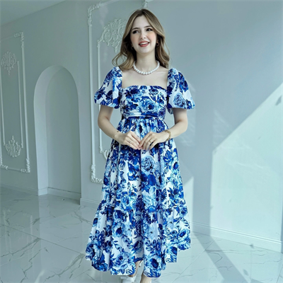 Mavi Beyaz Çiçekli Kare Yaka Elbise