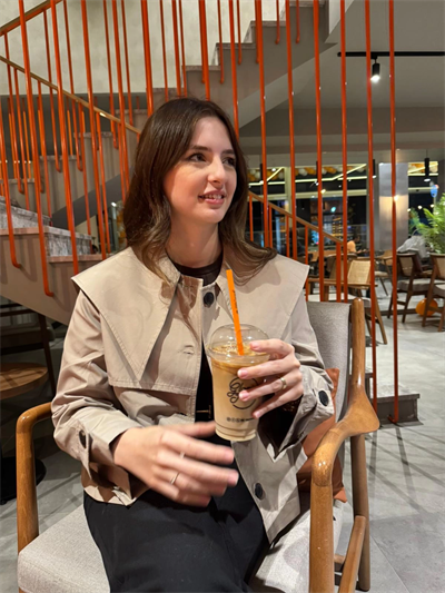 Modern Kesim Büyük Yaka Trençkot