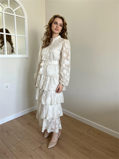 Nakış İşlemeli Kat Kat Volanlı Bej Elbise