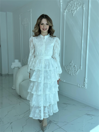 Nakış İşlemeli Kat Kat Volanlı Beyaz Elbise