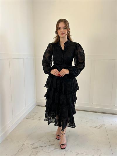 Nakış İşlemeli Siyah Kat Kat Volanlı Elbise