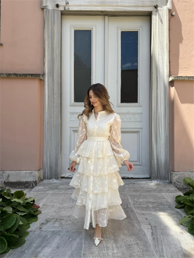 Nakışlı Karolin Kumaş Volanlı Kat Kat Bej Kuşaklı Elbise