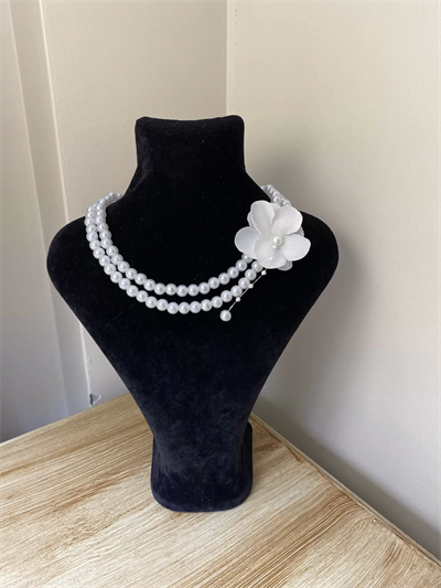 Orkide detay inci kolye