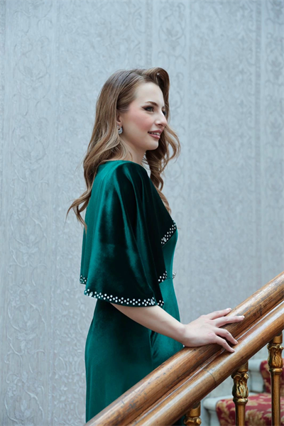 Pelerin Detaylı Taş Düğmeli Zümrüt Kadife Elbise