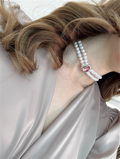 Pembe taşlı choker