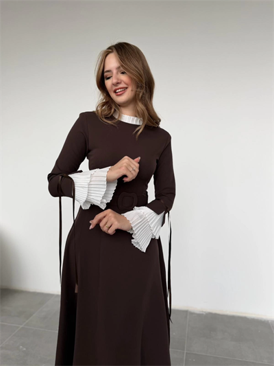 Pliseli Kol Detaylı Kemerli Dokuma Kahve Elbise