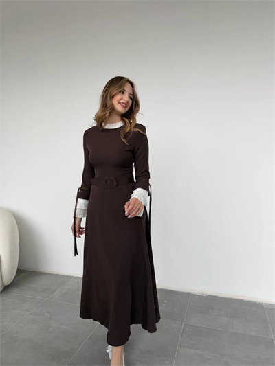 Pliseli Kol Detaylı Kemerli Dokuma Kahve Elbise