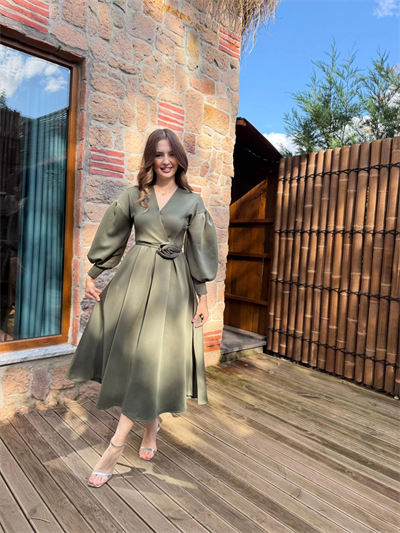 Rosa Haki Gül Kemer Detaylı Scuba Maxi Boy Elbise
