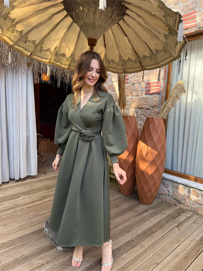 Rosa Haki Gül Kemer Detaylı Scuba Maxi Boy Elbise