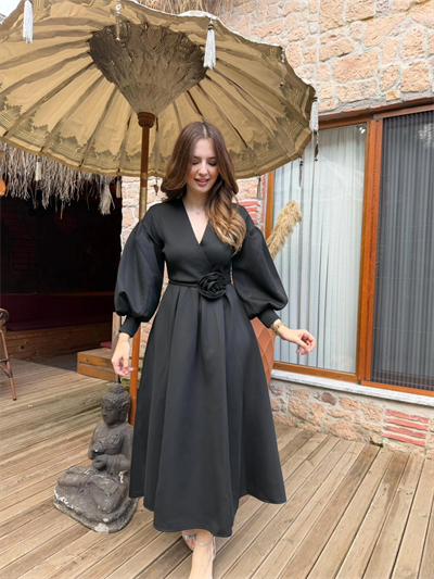 Rosa Siyah Gül Kemer Detaylı Scuba Maxi Boy Elbise