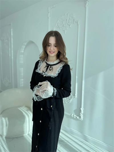 Şanel Tüvit Kumaş Düğmeli Yaka ve Kol Detaylı Siyah Elbise