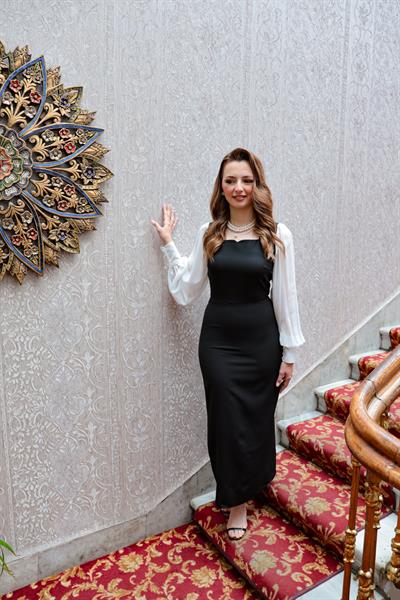 Şifon Kollu Atlas Kumaş Elegant Siyah Elbise