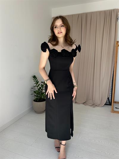 Siyah Gül Yaka Detaylı Elbise