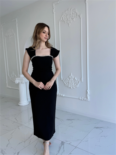 Siyah Maxi boy yaka taş detaylı uzun elbise