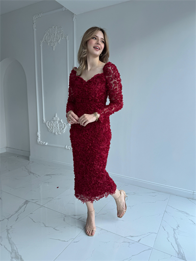 Üç Boyutlu Gül Aplikeli Kalp Yaka Bordo Elbise