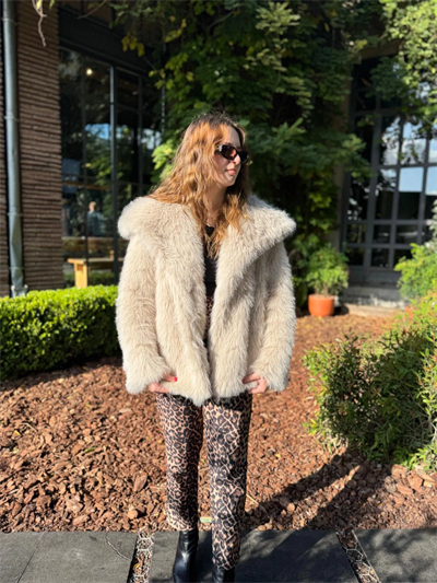 Vatkalı Kürklü Bej Manto