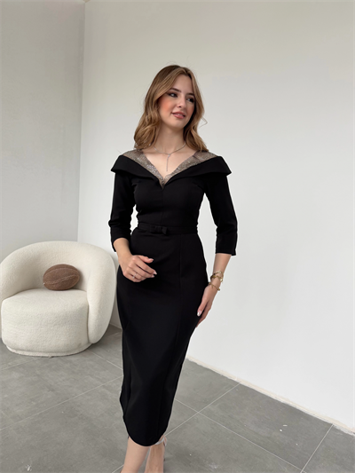 Yaka Tül Taş Detaylı Siyah Midi Boy Elbise
