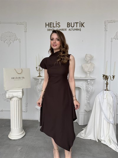 Asimetrik Kesim Tek Omuz Detaylı Kahve Davet Elbisesi