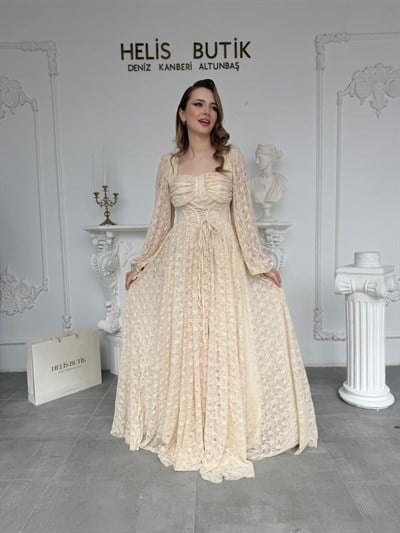 Belden Bağlamalı Kare Yaka Korse Detaylı Dantel Abiye Elbise - Bej