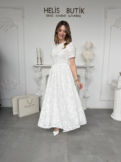 Çiçek Nakış İşlemeli Belden Oturmalı Fisto Brode Elbise - Ekru