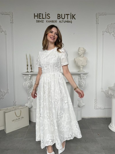 Çiçek Nakış İşlemeli Belden Oturmalı Fisto Brode Elbise - Ekru
