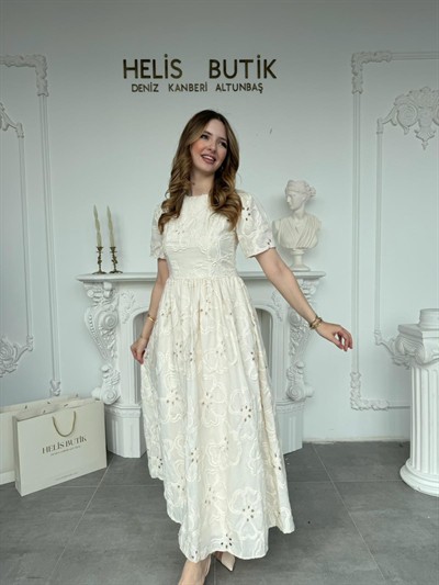 Çiçek Nakış İşlemeli Belden Oturmalı Fisto Brode Elbise - Bej