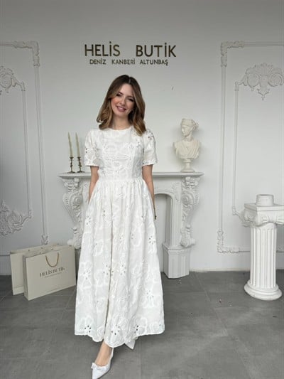 Çiçek Nakış İşlemeli Belden Oturmalı Fisto Brode Elbise - Ekru